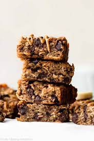 Add in chocolate chips and mix in on low speed until combined. Peanut Butter Banana Chocolate Oatmeal Bars Sally S Baking Addiction