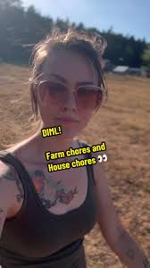 Rutina matutina de ordeño de vacas Jersey