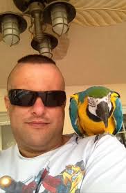 Does anyone else make up their own Larry air lines from when Moria does the  voice acting 😂. I'll start: Southwests a square fly Larry Air.