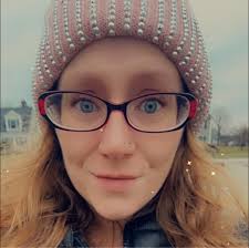 Simple DIYs to make toys with your kids. 😌