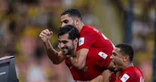 شباب الأهلي يضاعف معاناة اتحاد جدة في دوري أبطال آسيا وسط تألق النجم بنزيما المتألق