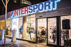 Met intersport zitten we in het kloppende hart van de sport en willen graag iedereen helpen zijn of haar plek te vinden. Sport To The People