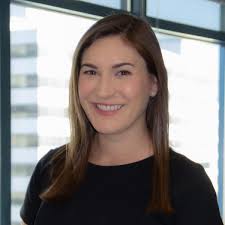 Tracy Buck's Instagram, Twitter & Facebook