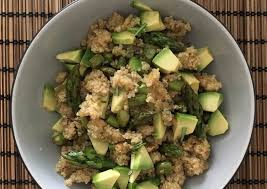 Può essere un valido contorno a carne e pesce, ma persino assumere il ruolo di protagonista del. Quinoa All Avocado E Asparagi La Speziale Centro Nutrizionista