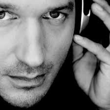 Listen to William Besson