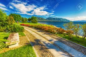 Reservieren unterkunft in locarno mit wesentlicher ermäßigung. Schone Promenade Entlang Des Lago Maggiore See In Der Nahe Von Locarno Schweiz Lizenzfreie Fotos Bilder Und Stock Fotografie Image 64132744