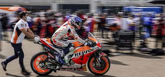 Su incidente pudo ser más grave, pues se quedó en mitad de pista. Repsol Honda Ready For Penultimate Round Of The Season Marc Marquez To Delay Return To 2021 Box Repsol