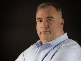 Sean Lindsey's Instagram, Twitter & Facebook