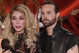 Serrato botta e risposta tra la conduttrice del programma di rai1 'oggi è un altro giorno'. Vittoria Schisano Le Lacrime A Ballando Con Le Stelle Per Tutta La Vita Mi Hanno Detto Chi Dovevo Essere Ora Lo Dico Io La Repubblica