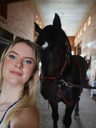 🦄🦄 Tracy Kovacs group lessons! Here's the details for May lesson. Message  me to book. 🦄🦄