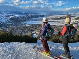 Here are 5 reasons why you should stay in jackson hole while visiting yellowstone national park. Live In A Safe Haven Jackson Hole Wyoming