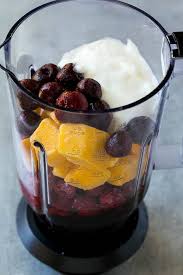 Essential tips on how to make a smoothie. Frozen Fruit Smoothie Dinner At The Zoo
