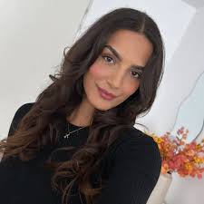 Esra Kurt (@esrrrakurt) • Instagram photos and videos