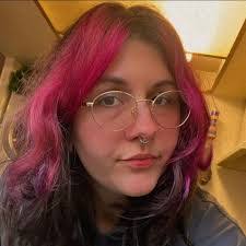 Courtney Berg's Instagram, Twitter & Facebook