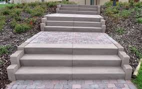 Blockstufen Eine Optisch Ansprechende Treppe Ist Die Visitenkarte Ihres Hauses Ob Sie Aus Unserem Standardprogramm Die Fur Blockstufen Treppe Steinterrassen