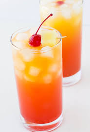 Best 2 ingredient rum drinks from hurricane drink 2 parts cruzan rum 1 part dekuyper triple. Easy Pineapple Rum Punch Deliciously Sprinkled