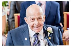 To all those that knew Cassius and Christopher Hayes from Mells they went  to Mells, oakfield, and frome college. Just to say Cassius passed away in  hospital in New Zealand at 7.30