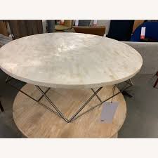 Available in your choice of finishes so you can choose the one that's just right for your space, our streamline coffee table's slim frame makes it an easy fit in any style. West Elm Origami Coffee Table Aptdeco