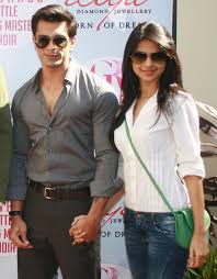 Karan Singh Grover And Jennifer Winget At Mahalakhmi Race Course Jennifer Winget Jennifer Winget Beyhadh Bollywood Dress