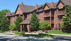Washburn On The Park La Crosse It S All Here At Washburn On The Park Conveniently Located In The Heart Of Downto House Styles 3 Bedroom Apartment Mansions