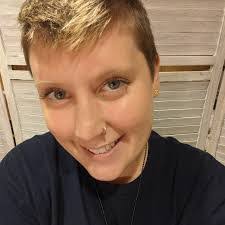 Sarah Bushell's Instagram, Twitter & Facebook