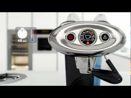 Hij werkt namelijk als een echt pistonapparaat en dat is. X7 1 Iperespresso Illy Coffee Machine Improved With Passion For You Youtube