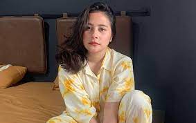 Nah bersama detikhot, pasangan ini buka suara soal gimana kerjanya mereka padahal lagi satu film. Prilly Latuconsina Curhat Perilaku Karyawan Tak Disiplin Malah Dikhianati Teman Sendiri