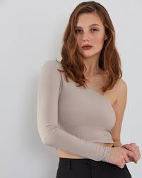 Beyyoglu On Instagram Tek Omuz Croptop Yeni Renk Seceneklerine Goz Attiniz Mi Tek Omuz Croptop 49 99 Urun Kodu 19aw21013004 Strapless Top Fashion Women