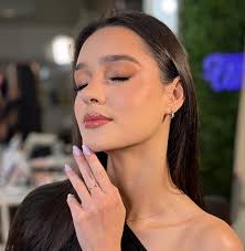 CLAUDIA MENEZES (@claudia_menezesmakeup) · Curitiba, PR