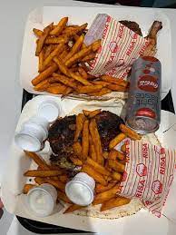 Hier finden sie alle adressen, restaurants und öffnungszeiten von kfc läden in stuttgart. Halal Version Von Kfc Risa Chicken Berlin Reisebewertungen Tripadvisor