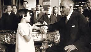 Kutlu olsun… türkiye cumhuriyeti'nin kurucusu mustafa kemal atatürk'ün tbmm'nin açılış günü olan 23 nisan'ı çocuklara armağan ettiği bugünü şiirlerle ve en güzel mesajlarla kutlamak isteyenler için 2,3. 23 Nisan Ulusal Egemenlik Ve Cocuk Bayrami Nin 99 Uncu Yili Istanbulgercegi Com