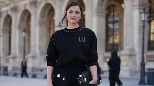 Ana de Armas verzaubert Fans mit Bademantel-Fotos - Imagen principal del artículo