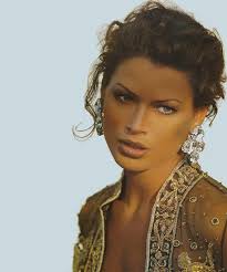 Model Carré Otis Reveals The Truth About Model Diets