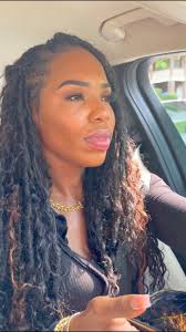 When Sunny's loyalty to Shayla gives Amber the cold shoulder!