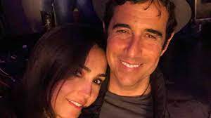 Guido maria brera ha alle spalle un precedente matrimonio da cui sono nati due figli, roberto di 13 anni e il matrimonio tra brad pitt (49 anni) e jennifer aniston (44 anni) è stato celebrato il 29 luglio 2000 a nella prima edizione (del 2005) del programma il ballerino simone di pasquale (35 anni). Guido Maria Brera Marito Caterina Balivo Eta Figli Primo Matrimonio