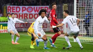 Can sc freiburg complete the job in the german bundesliga against bayern munchen team? Fc Bayern Sc Freiburg Joshua Zirkzee Fuhrt Fcb Zum Sieg Im Breisgau Eurosport