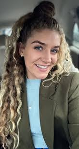 Janine Campos's Instagram, Twitter & Facebook