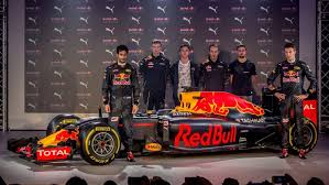 Konferencje prasowe to nieodłączna część świata formuły 1. Red Bull Reveal 2016 F1 Livery Red Bull Racing Racing Red Bull F1