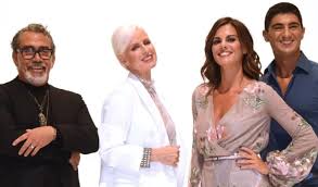 E come ormai accade per ogni vip che si rispetti, anche la guaccero ha voluto affidarsi ai social per comunicare con i fan e condividere i momenti più belli della sua dolce attesa. Proposta Di Matrimonio A Detto Fatto Bianca Guaccero Impietrita Finisce Male Tuttivip