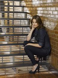 Castle and beckett team up to find the killer of a celebrity who was in town starring in hamlet, while kevin gets carried away with his daughter's kindergarten play. Mujeres Detective Kate Beckett Castle Tv Series Flickr