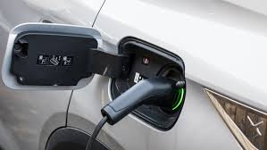 #pluginhybrid #whatcar #bestcars2021want an electric car but not quite sure it'll fit your lifestyle? H Aotpamjla 8m
