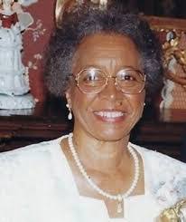 Emma Summers's Instagram, Twitter & Facebook