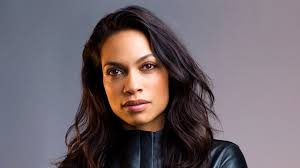 My prediction is that ahsoka and mando will become romantically involved. Rosario Dawson Cast As Ahsoka Tano In The Mandalorian Season 2 Fbtb