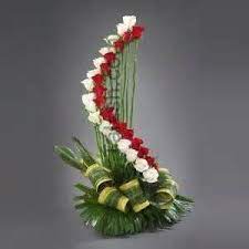 Flower Arrangement Pictures In Basket Bing Images Rose Flower Arrangements Flower Arrangements Diy Creative Flower Arrangements