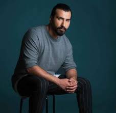 مشاهدة وتحميل الحلقة 7 السابعة من مسلسل الدراما الكويتي كلام أصفر بطولة هيا الشعيبي وفؤاد علي وهيا عبدالسلام بجودة hd 720p، شاهد نت اون لاين مسلسل كلام اصفر حلقة 7 كاملة تنزيل ومشاهده مباشرة يوتيوب dailymotion من بانيت لاروزا سيما كلوب فور. ÙØ¤Ø§Ø¯ Ø¹Ù„ÙŠ Ø¹Ù…Ù„ ÙƒÙˆÙ…Ø¨Ø§Ø±Ø³ ØµØ§Ù…ØªØ§ ÙˆÙƒØ§Ù† ÙŠØ¨ÙŠØ¹ ØµÙˆØ± Ø§Ù„ÙÙ†Ø§Ù†ÙŠÙ† ÙˆØªÙØ§ØµÙŠÙ„ Ø¹Ù„Ø§Ù‚ØªÙ‡ Ø¨Ù€ Ù‡ÙŠØ§ Ø¹Ø¨Ø¯ Ø§Ù„Ø³Ù„Ø§Ù…