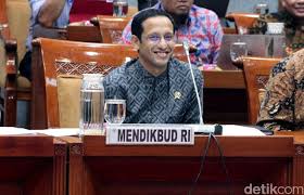 Selain itu, dia juga meminta tenaga pengajar. Pidato 2 Halaman Nadiem Untuk Hari Guru Saya Tak Akan Buat Janji Kosong