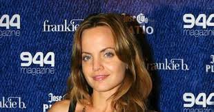 Mena Suvari udat će se na ljeto za promotora glazbe