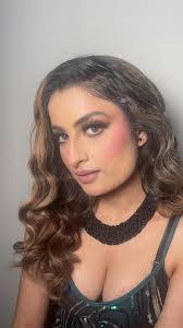 Samia Malik's Instagram, Twitter & Facebook