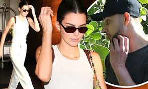 Kendall jenner boyfriend ben simmons. Kendall Jenner Sizzles In All White After Meeting Up With Her Nba Boyfriend Ben Simmons In Miami Daily Mail Online
