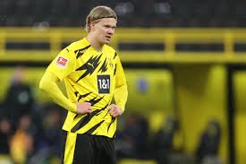 بلغت الدراما ذروتها في مباراة بوروسيا دورتموند وإشبيلية في إياب ثمن نهائي دوري أبطال أوروبا بالأخص المعركة بين هالاند وياسين بونو. Ø³Ø¨Ø¨ ØºØ±ÙŠØ¨ Ø­Ø±Ù… Ù…Ø§Ù†Ø´Ø³ØªØ± ÙŠÙˆÙ†Ø§ÙŠØªØ¯ Ù…Ù† Ø¶Ù… Ø¥ÙŠØ±Ù„ÙŠÙ†Øº Ù‡Ø§Ù„Ø§Ù†Ø¯ Ø§ÙƒØ³ØªØ±Ø§ Ø³Ø¨ÙˆØ±Øª